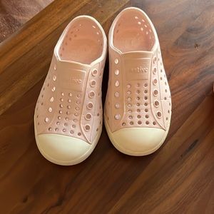 Native Pink size 7